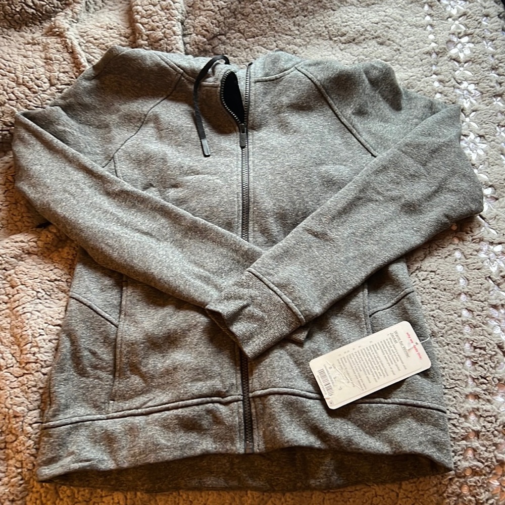 Lulu zip up